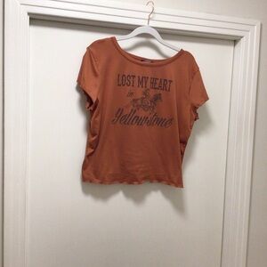 Womens Ruby & Lace Cropped Lost My Heart in Yellowstone T-shirt